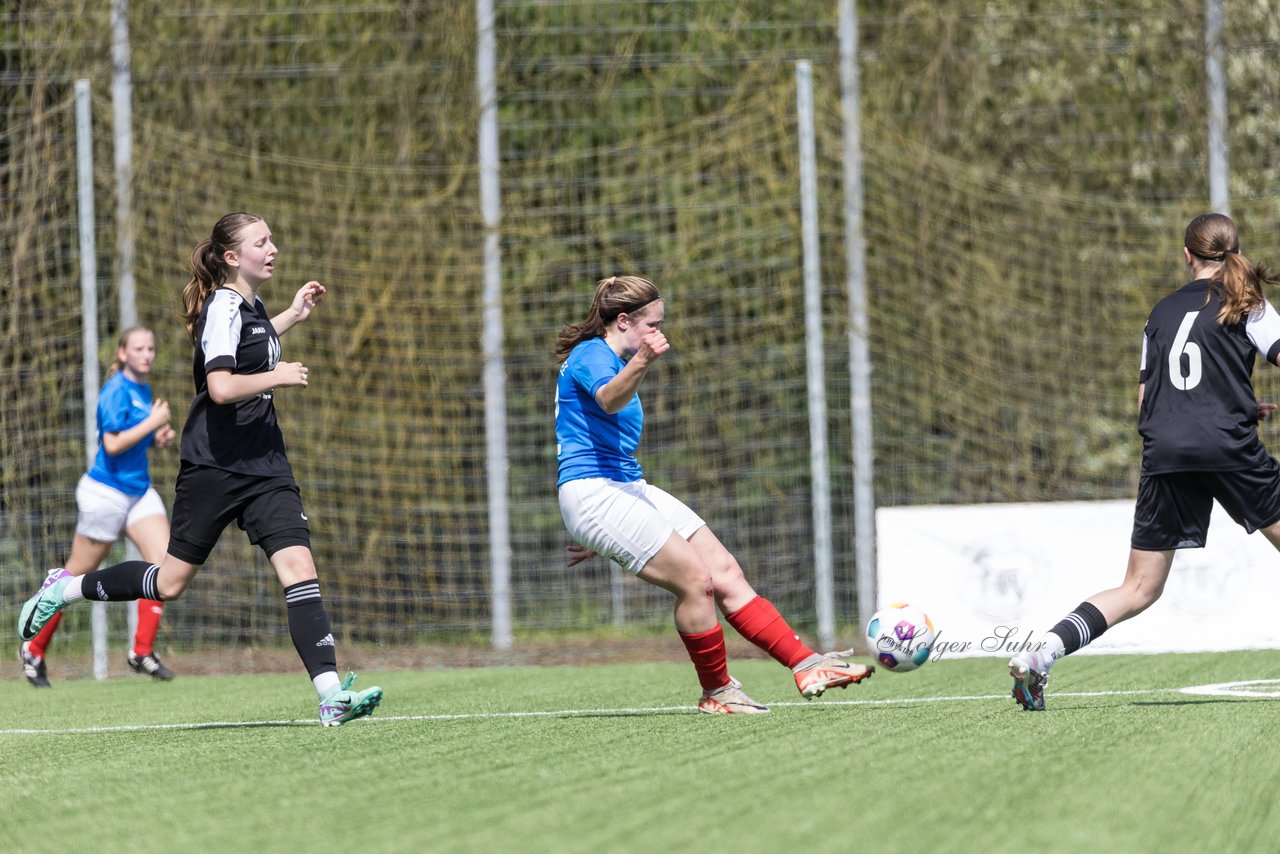 Bild 94 - wBJ SH-Pokalfinale  Holstein-Kiel - SV Viktoria : Ergebnis: 1:0